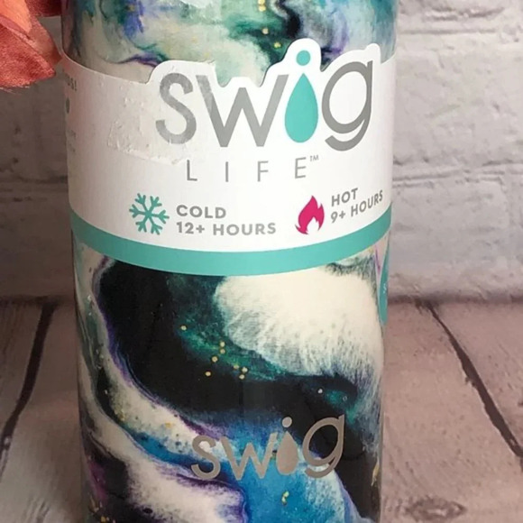 NWT Swig life stainless steel insulated slim can cooler paint pour - Picture 2 of 5